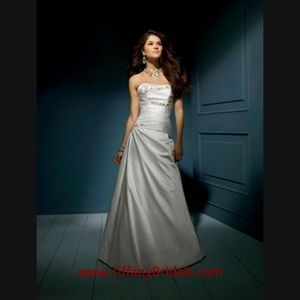 Alfred Angelo Style 845C Wedding Dress